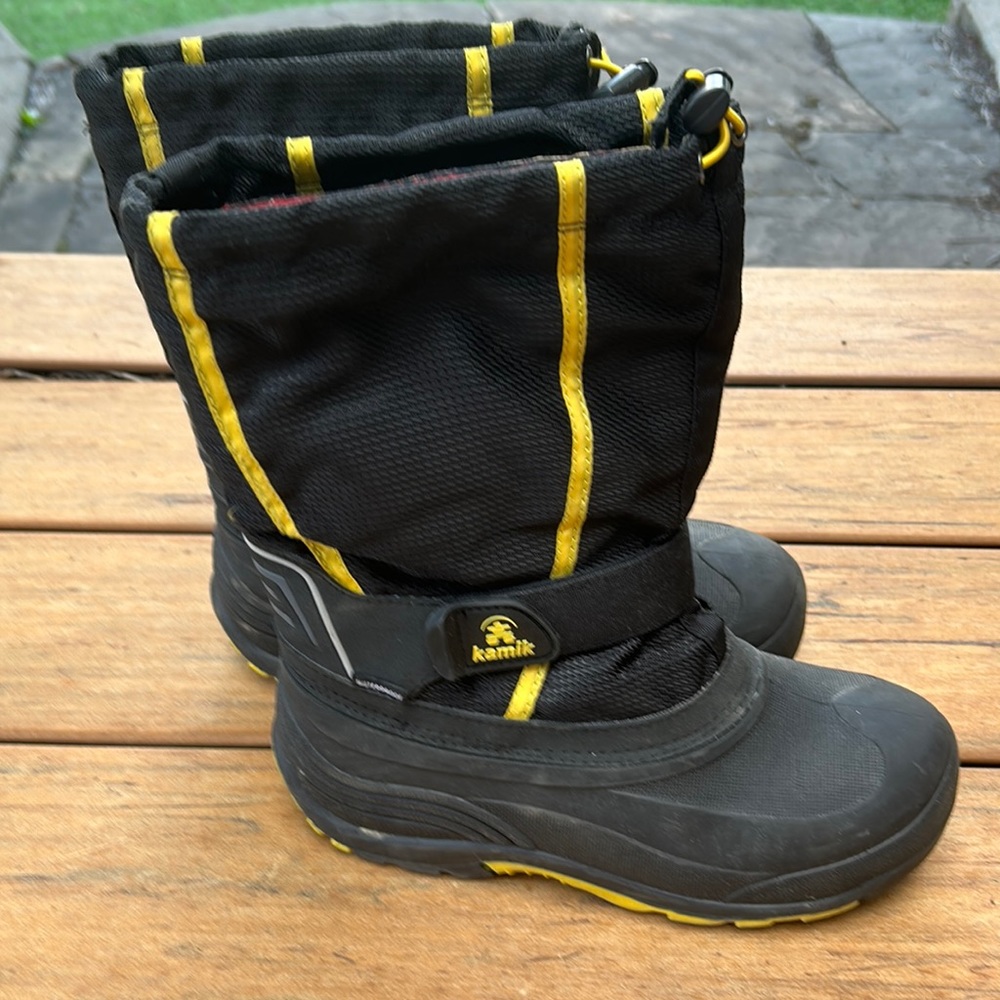 Kamik, Boys, Winter Snow Boot - Black. Size: 6 Boys, Preowned